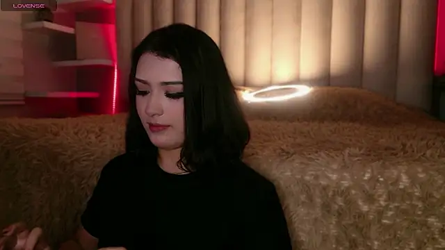 Megan_mooree_ Chat XXX in diretta