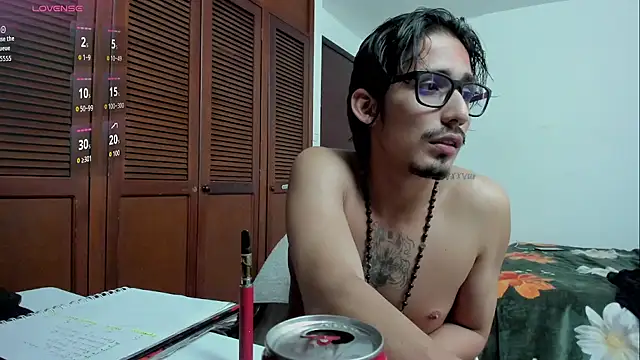 SrIncognito666 Chat XXX in diretta