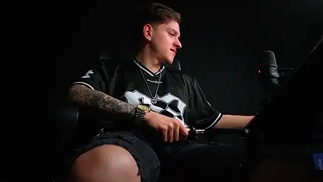 FelixStarkk 라이브 XXX 채팅