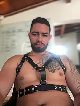 matteosantos' Live XXX Chat