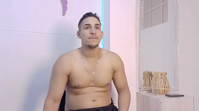 Chat XXX ao vivo de Massimo_11