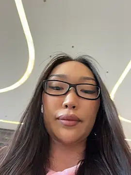 XXX chat uživo modela trytomakememoam