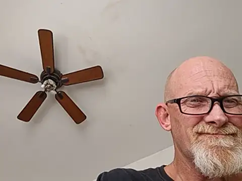 justaman176983 – Naživo XXX chat