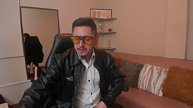 kevin_23_ – Naživo XXX chat