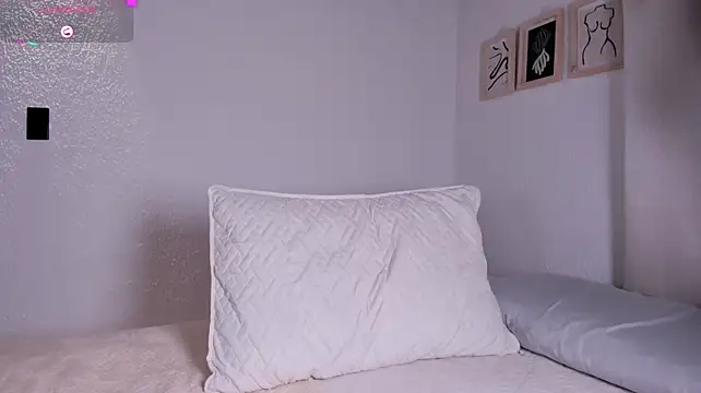 thinysweet Adlı Modelin Canlı XXX Sohbeti