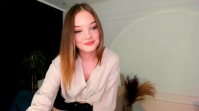FloweryLove_1 Adlı Modelin Canlı XXX Sohbeti