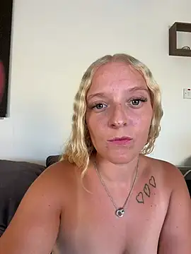 Show modela Sophie_cute06 na web-kameri