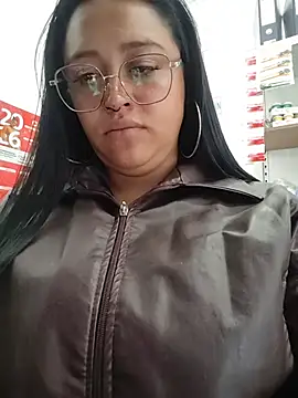 Outdoors-Mia_Khalifa's Live XXX Chat