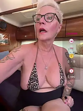 German_Milf লাইভ XXX চ্যাট