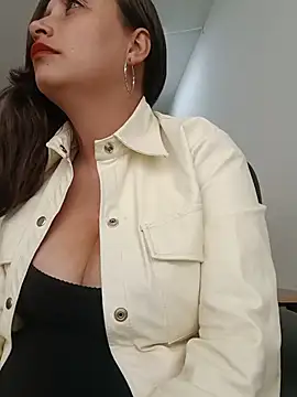 Chat +18 de LIA--23 ao vivo