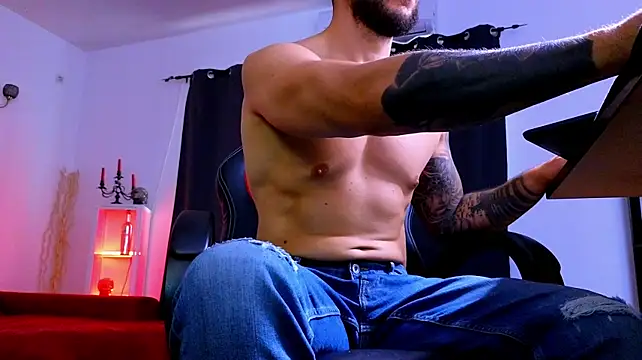 MightyAaron66 লাইভ XXX চ্যাট