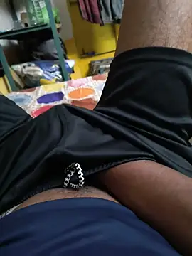 pinkdickmallu Adlı Modelin Canlı XXX Sohbeti