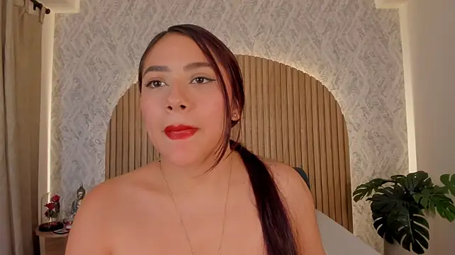 nicolle_pierce's Live XXX Chat