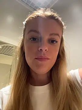 XXX chat uživo modela HarrietDart