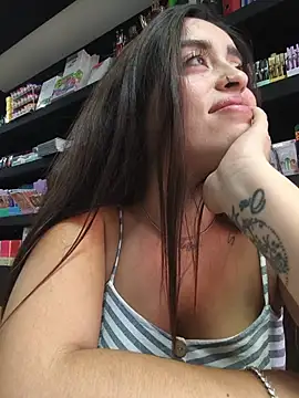 MissNyraSecret – Live XXX-chat