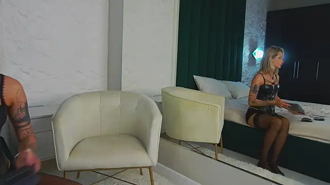 Kira-Lane Pertunjukan Webcam