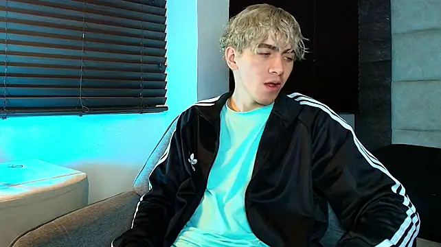 XXX chat uživo modela Tyler_Mcrey