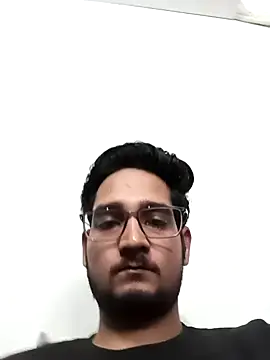 הופעת וובקאם של hotboy4girls