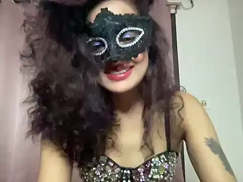 ScarletSeductive Adlı Modelin Canlı XXX Sohbeti