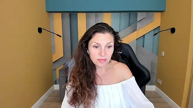 EllaLong: απευθείας συνομιλία ΧΧΧ