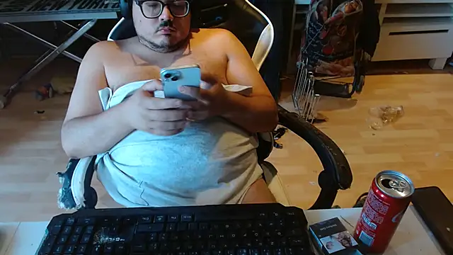 Bebemickey75 live XXX chat