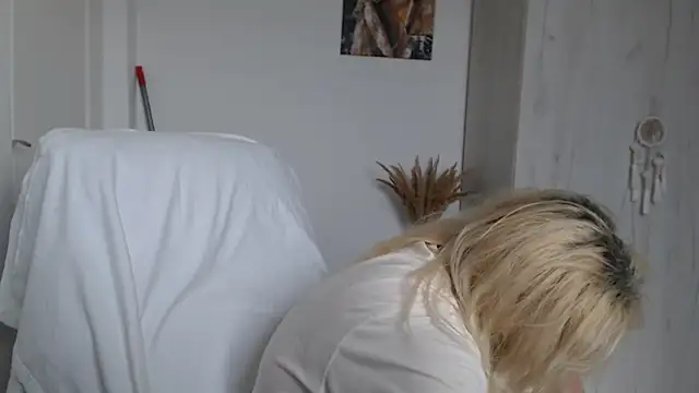Czat XXX na żywo – Divineblond