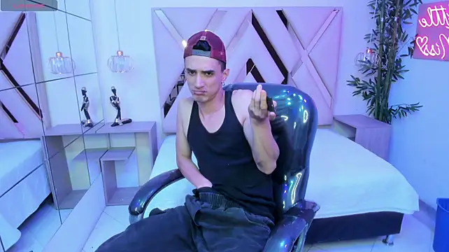 FelipeFriendly Chat XXX in diretta