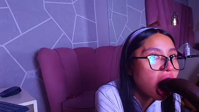 Chat +18 de Miahrousse ao vivo