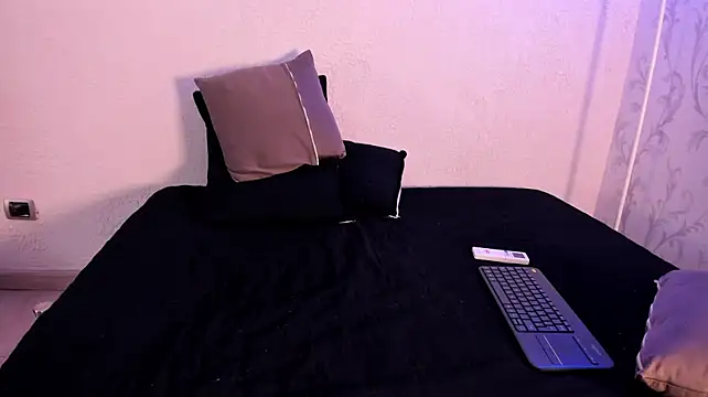 Simon_Axe live XXX chat