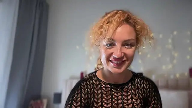 Reddgiirl élő XXX-chatje