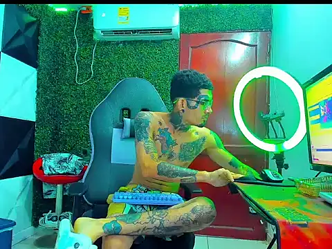 دردشة Boy_tatto77 الجنسية المباشرة