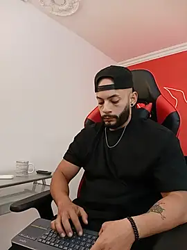 XXX chat uživo modela Mike_savage3