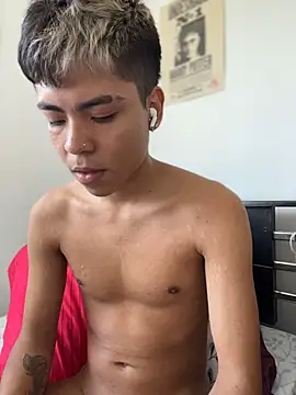 MaxiWildd Live XXX-Chat