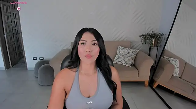 NatalieLewis live XXX chat