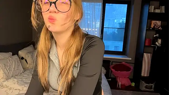 LinaPawss Adlı Modelin Canlı XXX Sohbeti