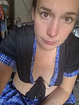 Aliciadelicieuse Adlı Modelin Canlı XXX Sohbeti