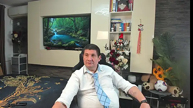 SpartacusDaddy48 XXX чат на живо