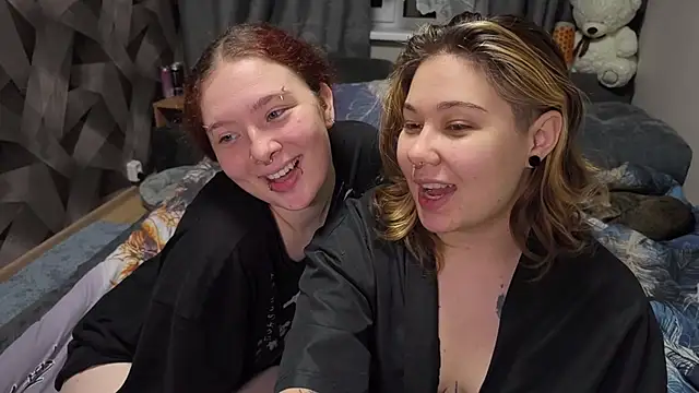 LunarCouple_ live XXX chat