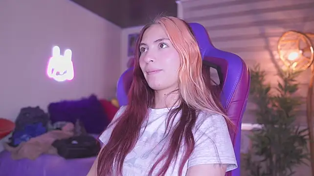 Rebecah_1 élő XXX-chatje