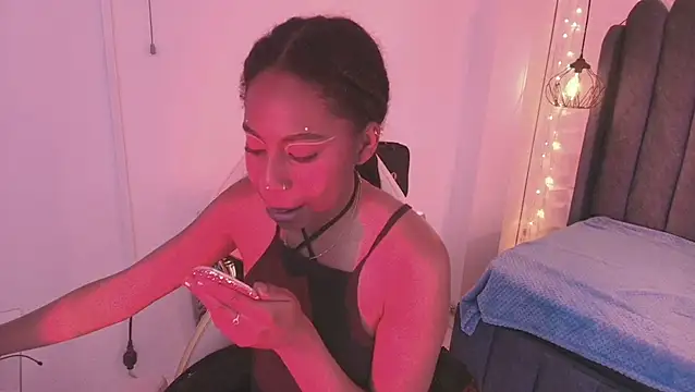 Queen_perla_ Chat XXX in diretta