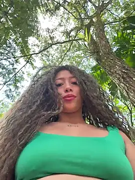 Chat +18 de roxyrougee ao vivo