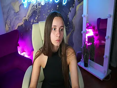 TinyNatalie Chat XXX live
