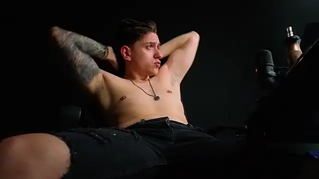 Czat XXX na żywo – FelixStarkk