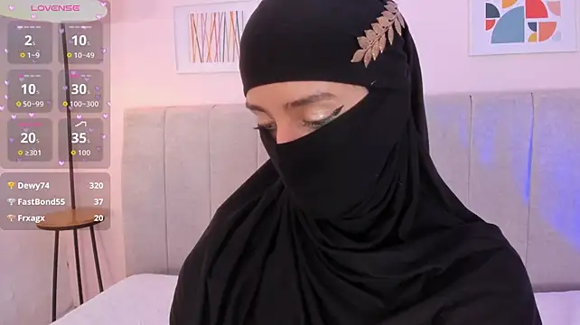rawiya Adlı Modelin Canlı XXX Sohbeti