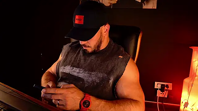 AngeloEric Chat XXX live
