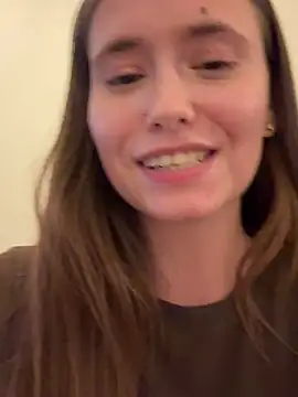 Sabrina_shells' Live XXX Chat