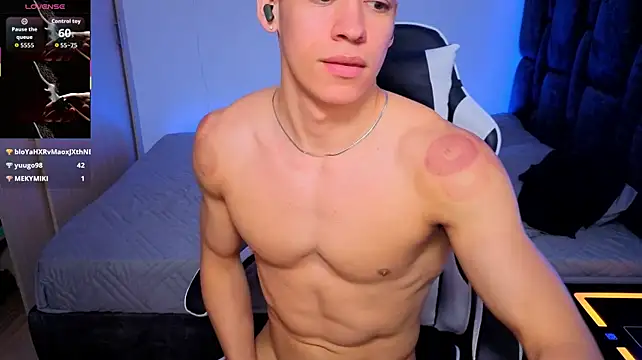 Luke_Muscle: онлайн-секс-чат