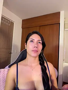 ArianaReynoldss Adlı Modelin Canlı XXX Sohbeti