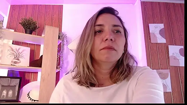 Chat +18 de milfsecret69 ao vivo