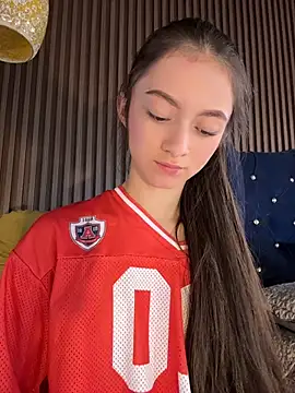 Chanel_Win Adlı Modelin Canlı XXX Sohbeti
